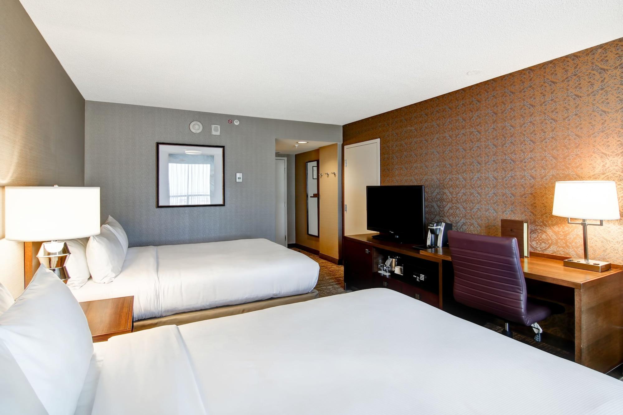 Hotel Doubletree By Hilton West Edmonton Exterior foto